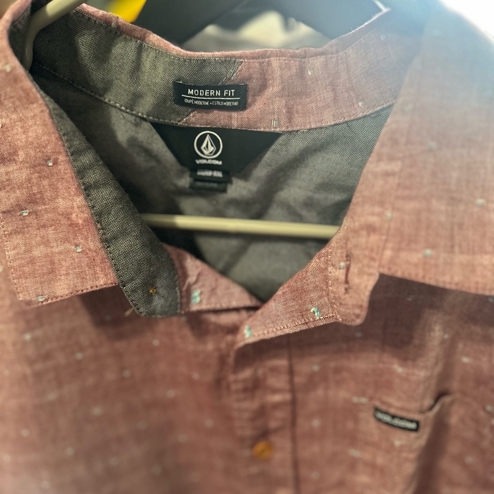 Volcom Modern Fit Maroon Shirt
